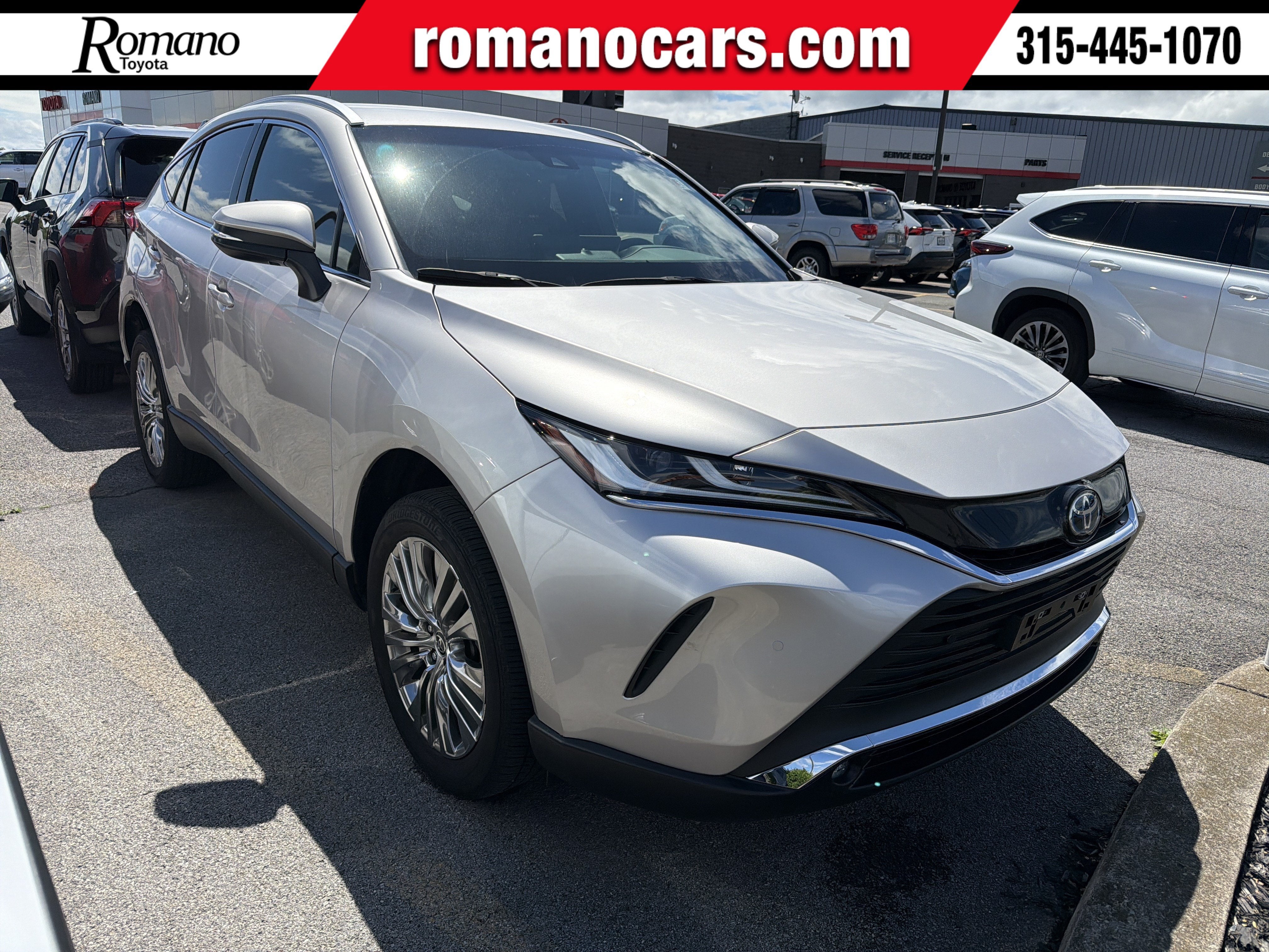 2024 Toyota Venza XLE in Gray — front three-quarter view