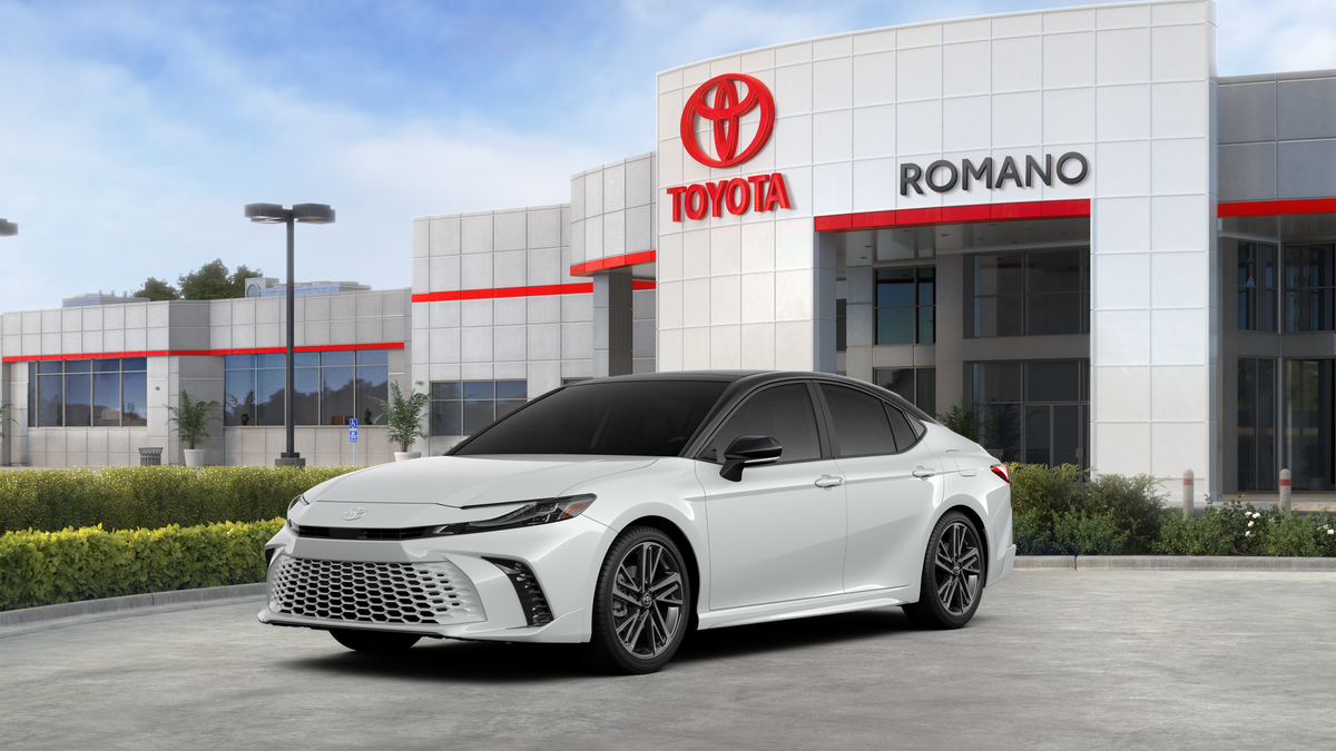 2026 Toyota Camry XSE AWD in Wind Chill Pearl With Midnight Black Metallic Roof <a role='button' class='viewDgDisclaimersButton'...