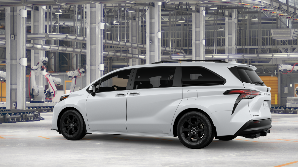 2026 Toyota Sienna — detail view