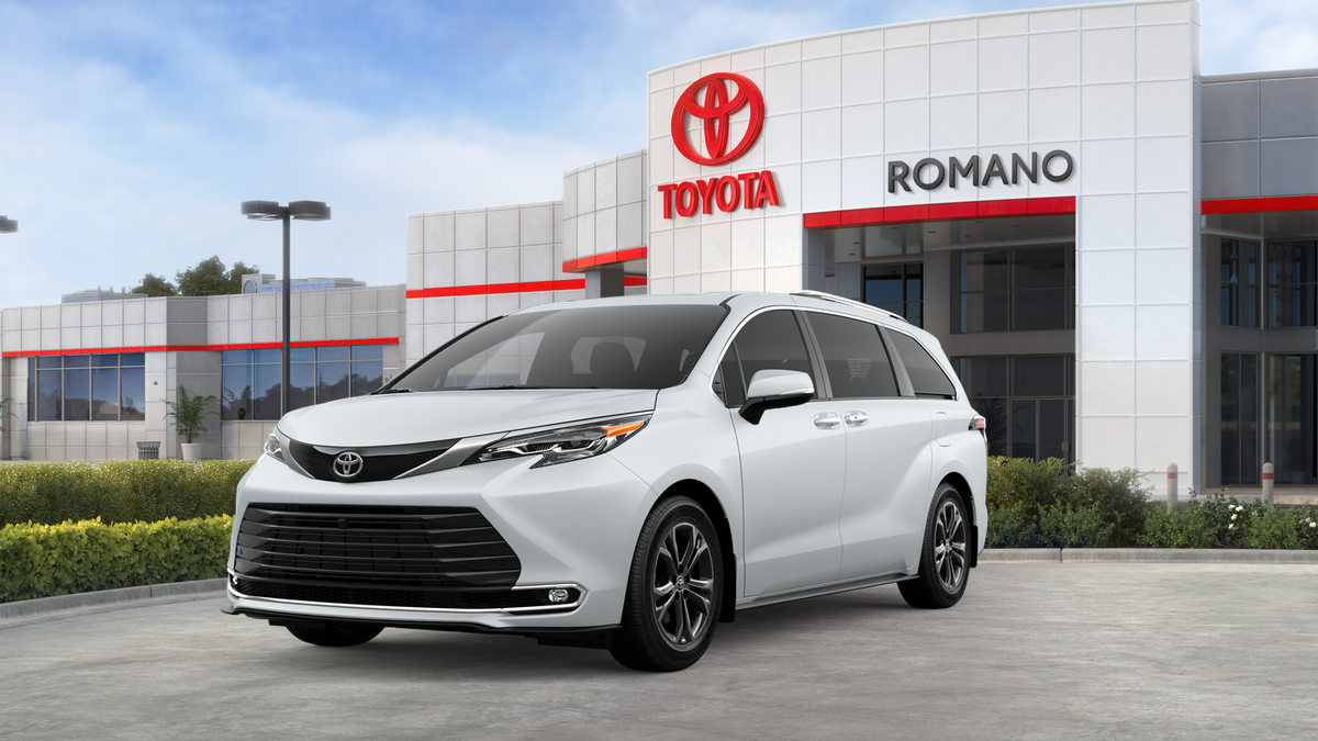 2026 Toyota Sienna Platinum in Wind Chill Pearl <a role='button' class='viewDgDisclaimersButton' data-toggle='modal'...